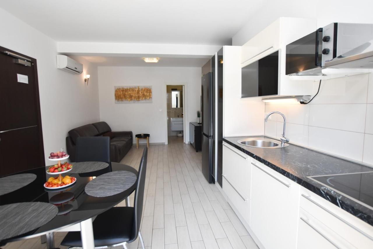Apartments Nika Primosten Exterior photo